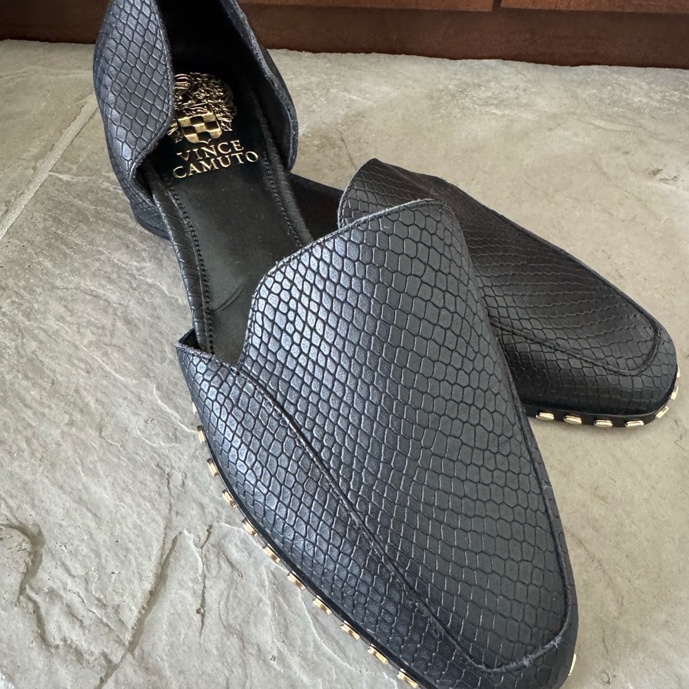 New Vince Camuto Rendolyn Black Textured Women’s Flats